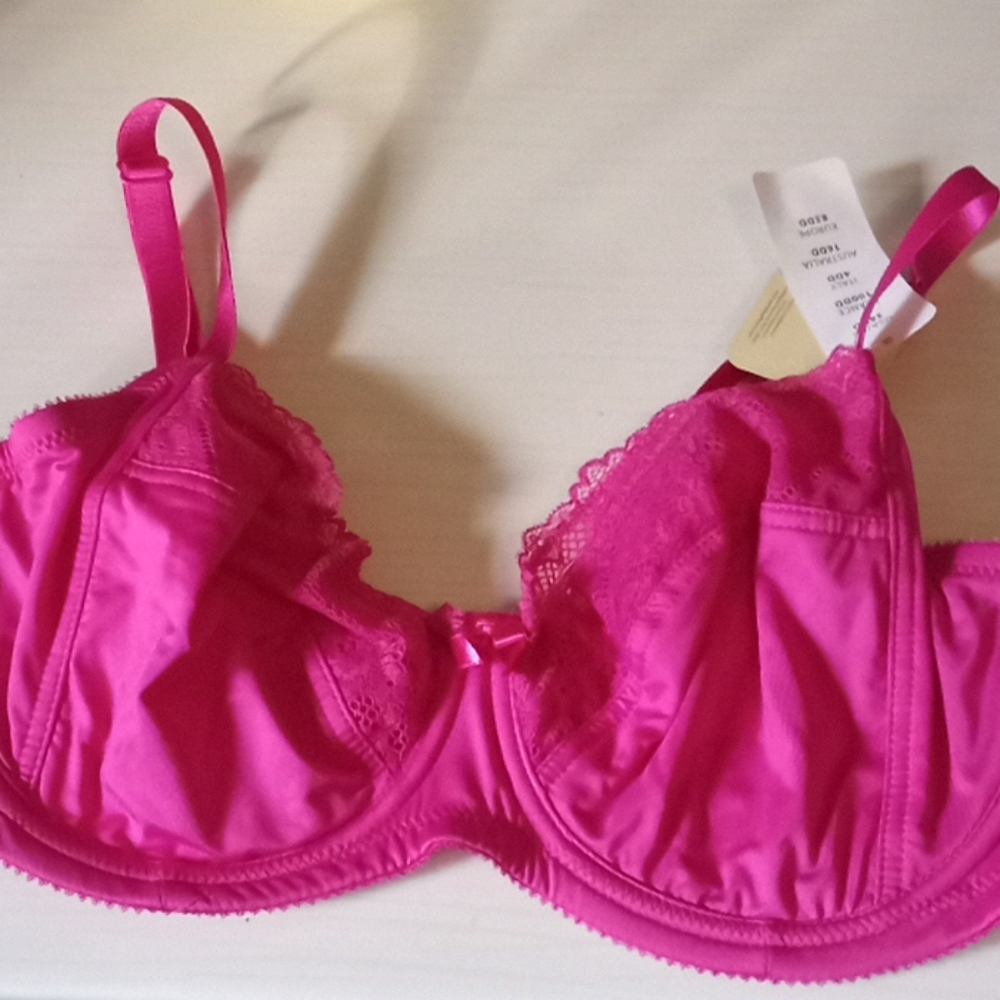 New 38DD bra